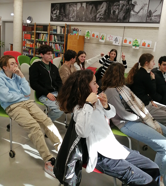 Sess o Escolar Do Parlamento Dos Jovens Na EB De Vila Verde 