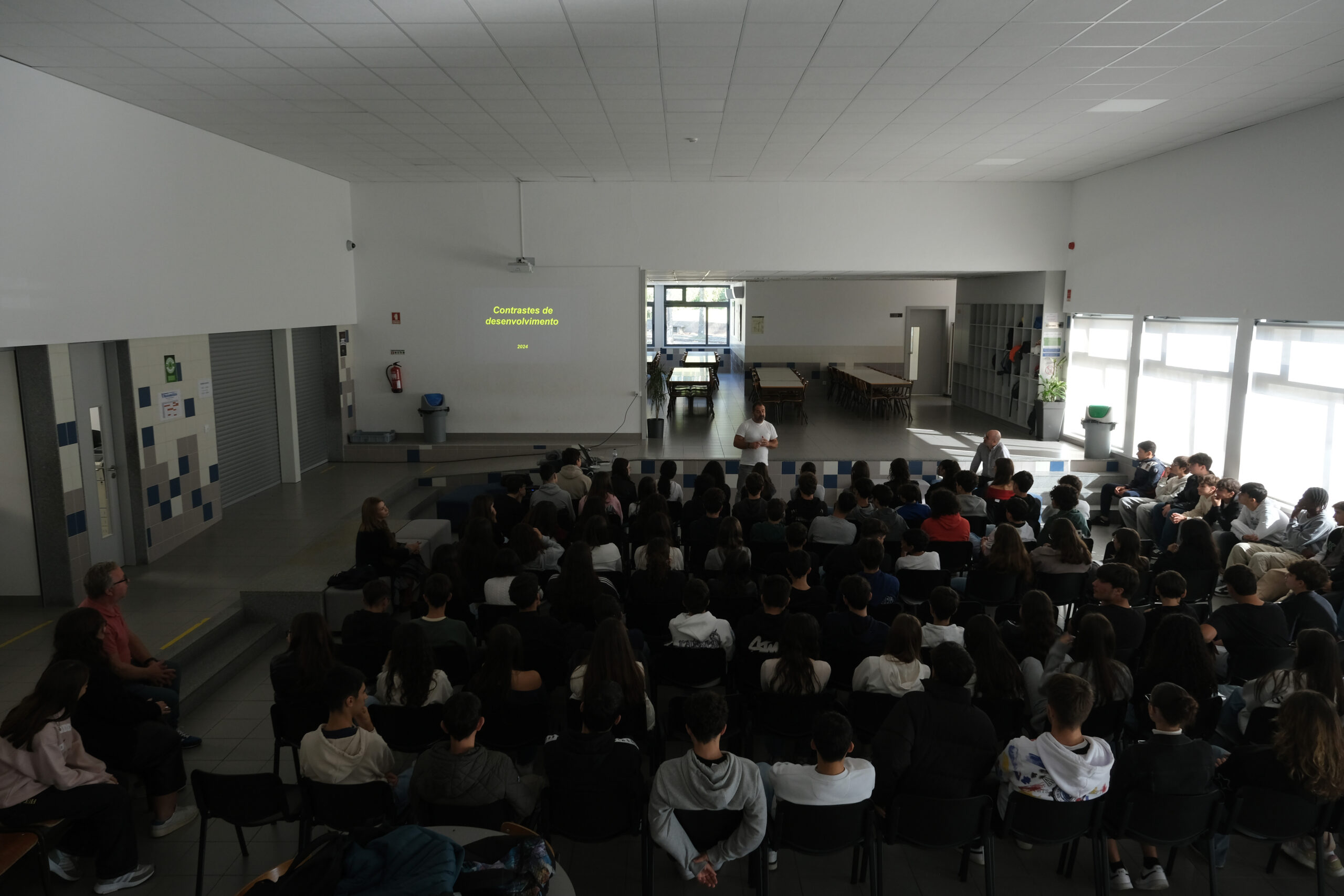 Palestra: “Contrastes de desenvolvimento e Direitos Humanos”