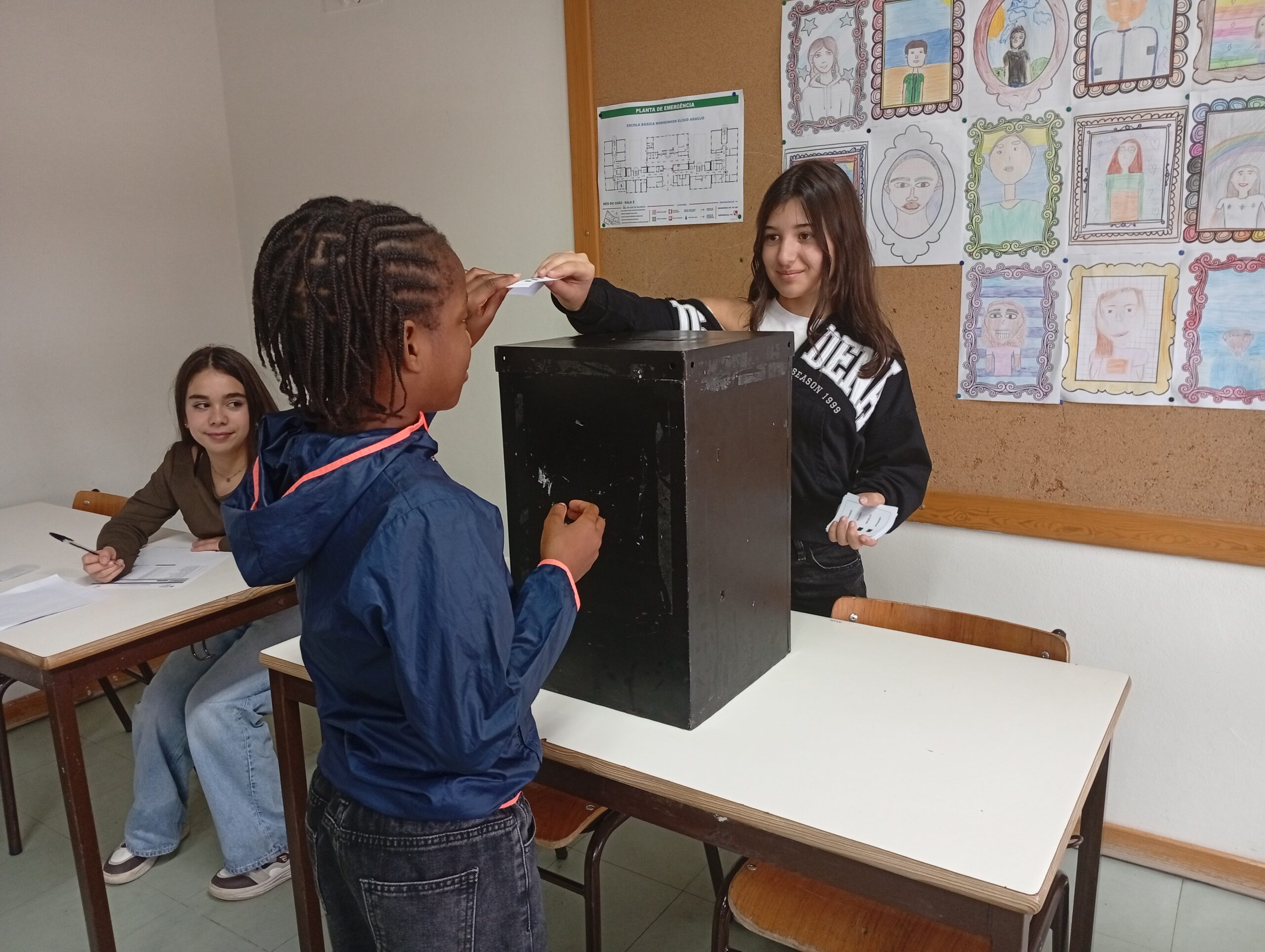 Simulação de voto em Cidadania e Desenvolvimento