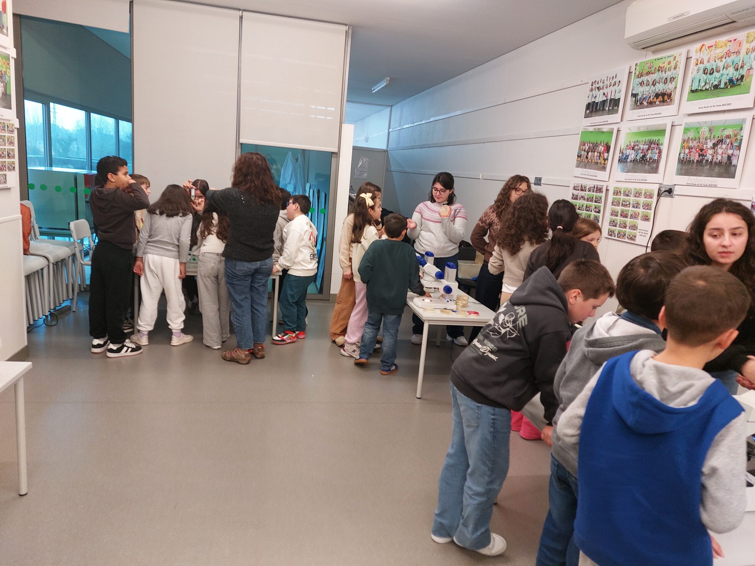 Alunos do 3.º e 4.º ano participam em atividade sobre Microbiologia e Infeção